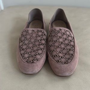 Vince Camuto Flats size 9